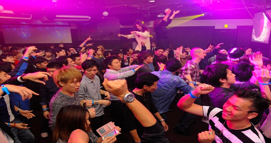 best-dance-clubs-in-tokyo-atom