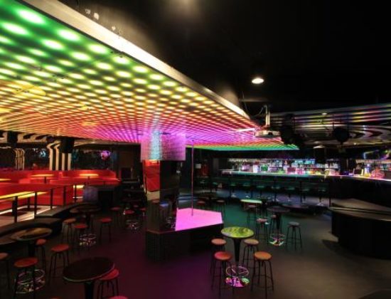 Color. Tokyo Night Cafe